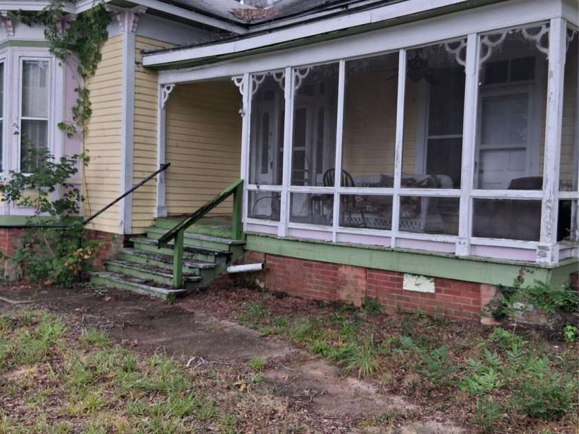 414 Lee Avenue, Wadesboro, NC 28170.  MLS# CAR4422221, YatesRealty ID 49758. 