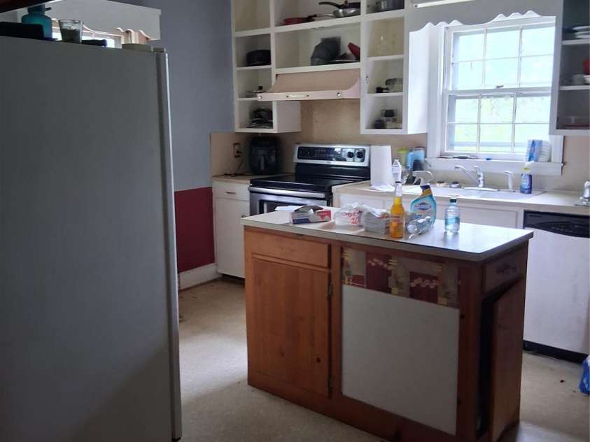 414 Lee Avenue, Wadesboro, NC 28170.  MLS# CAR4422221, YatesRealty ID 49758. 