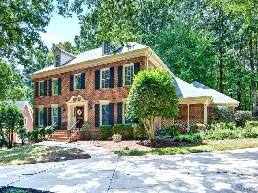 2424 Hartmill Court, Charlotte, NC 28226.  MLS# CAR4422226, YatesRealty ID 49759. Front Exterior