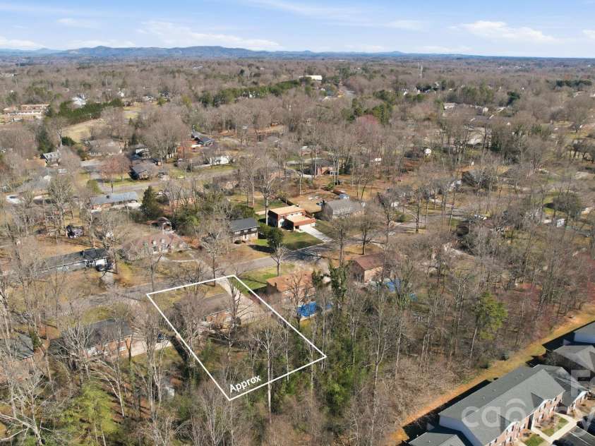 1230 18th Avenue, Hickory, NC 28601.  MLS# CAR4335635, YatesRealty ID 4976. 