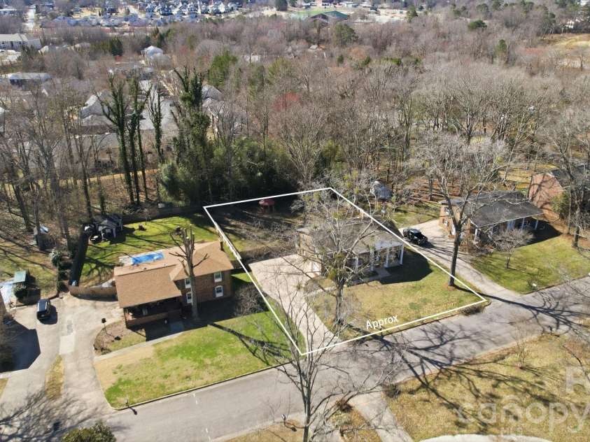 1230 18th Avenue, Hickory, NC 28601.  MLS# CAR4335635, YatesRealty ID 4976. 