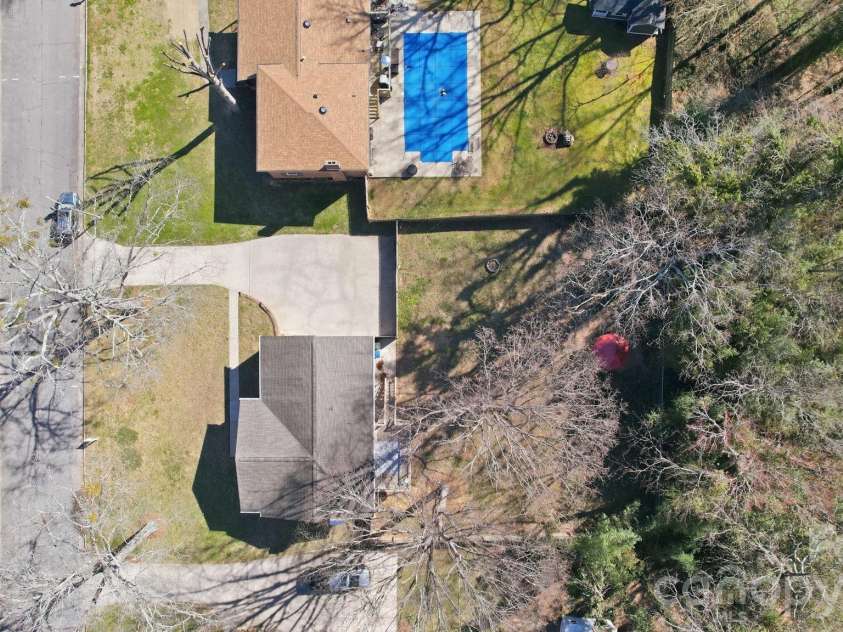 1230 18th Avenue, Hickory, NC 28601.  MLS# CAR4335635, YatesRealty ID 4976. 