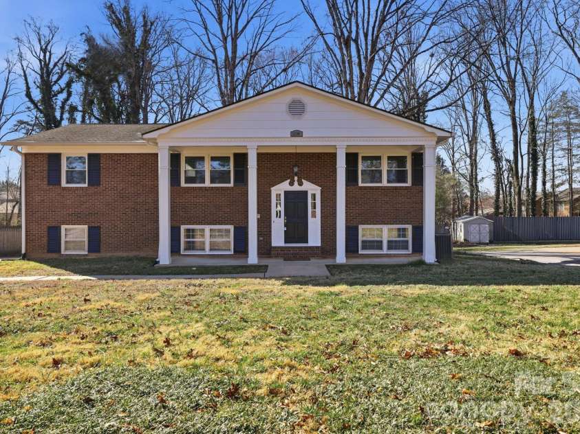 1230 18th Avenue, Hickory, NC 28601.  MLS# CAR4335635, YatesRealty ID 4976. 