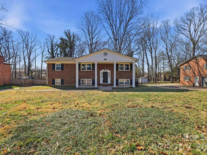 1230 18th Avenue, Hickory, NC 28601.  MLS# CAR4335635, YatesRealty ID 4976. 