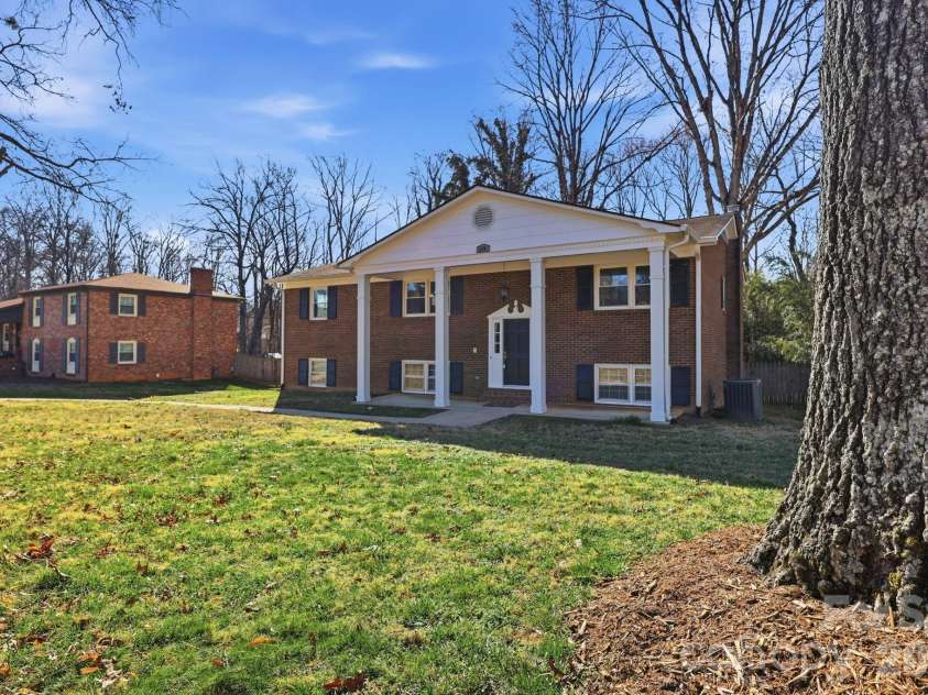 1230 18th Avenue, Hickory, NC 28601.  MLS# CAR4335635, YatesRealty ID 4976. 