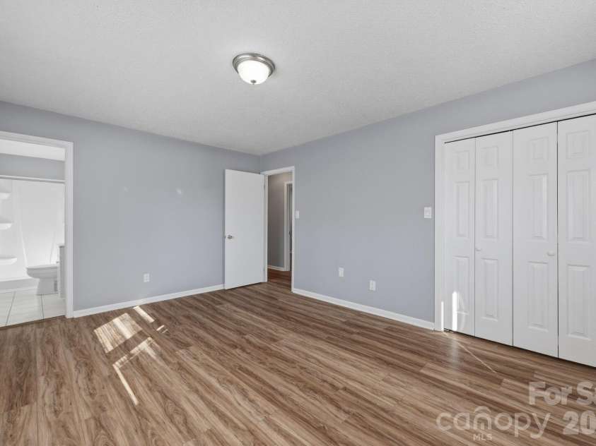 1230 18th Avenue, Hickory, NC 28601.  MLS# CAR4335635, YatesRealty ID 4976. Primary Bedroom