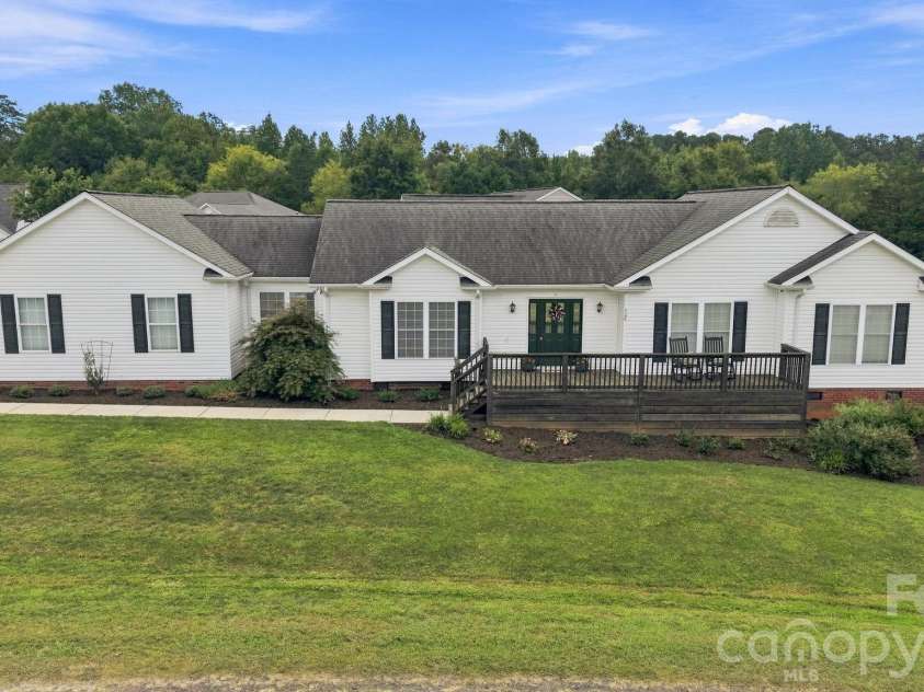 708 Paint Circle, Oakboro, NC 28129.  MLS# CAR4422036, YatesRealty ID 49760. 