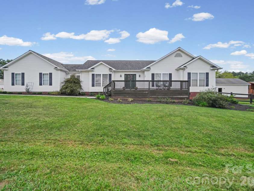 708 Paint Circle, Oakboro, NC 28129.  MLS# CAR4422036, YatesRealty ID 49760. 