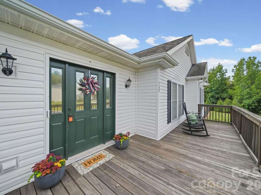 708 Paint Circle, Oakboro, NC 28129.  MLS# CAR4422036, YatesRealty ID 49760. 