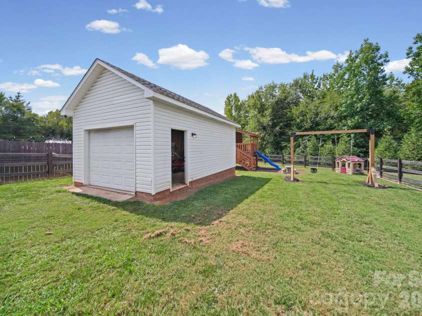 708 Paint Circle, Oakboro, NC 28129.  MLS# CAR4422036, YatesRealty ID 49760. 