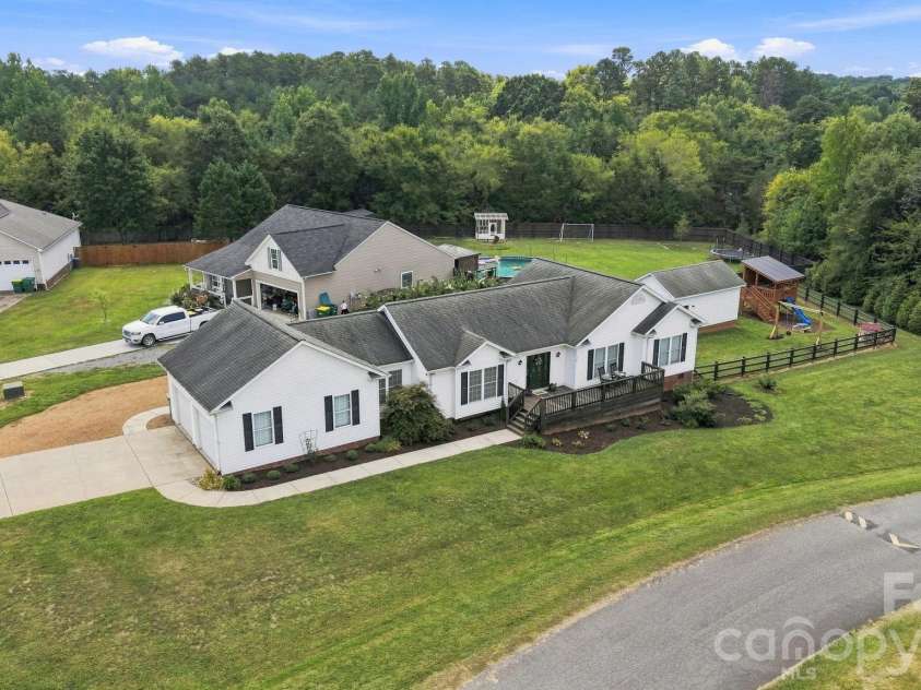 708 Paint Circle, Oakboro, NC 28129.  MLS# CAR4422036, YatesRealty ID 49760. 
