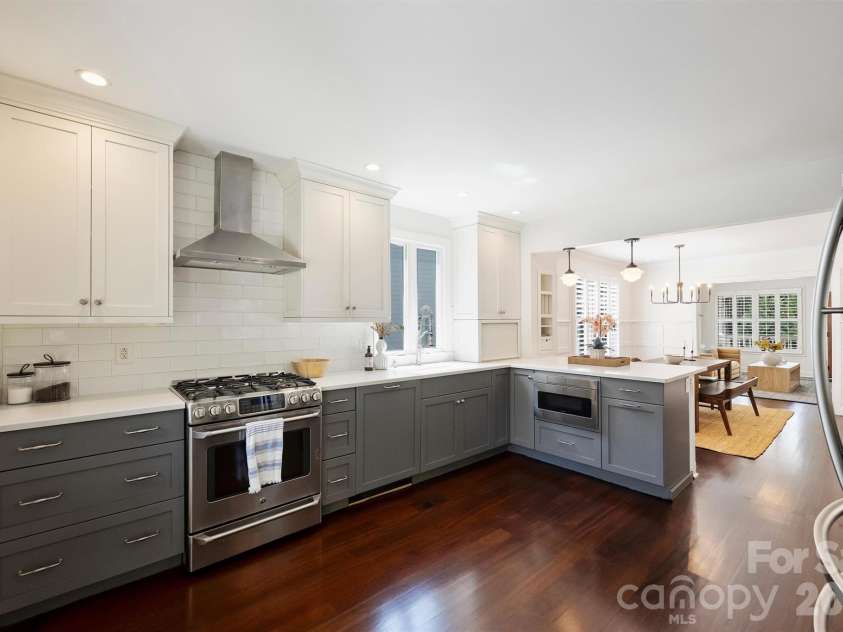 1518 Pecan Avenue, Charlotte, NC 28205.  MLS# CAR4422072, YatesRealty ID 49761. 