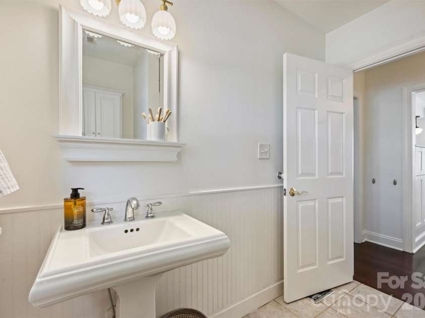 1518 Pecan Avenue, Charlotte, NC 28205.  MLS# CAR4422072, YatesRealty ID 49761. 