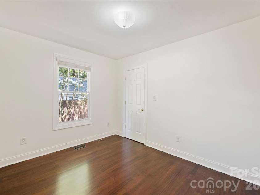1518 Pecan Avenue, Charlotte, NC 28205.  MLS# CAR4422072, YatesRealty ID 49761. 