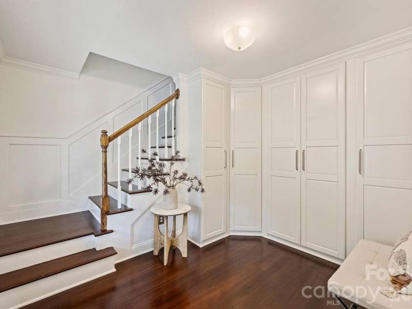 1518 Pecan Avenue, Charlotte, NC 28205.  MLS# CAR4422072, YatesRealty ID 49761. 