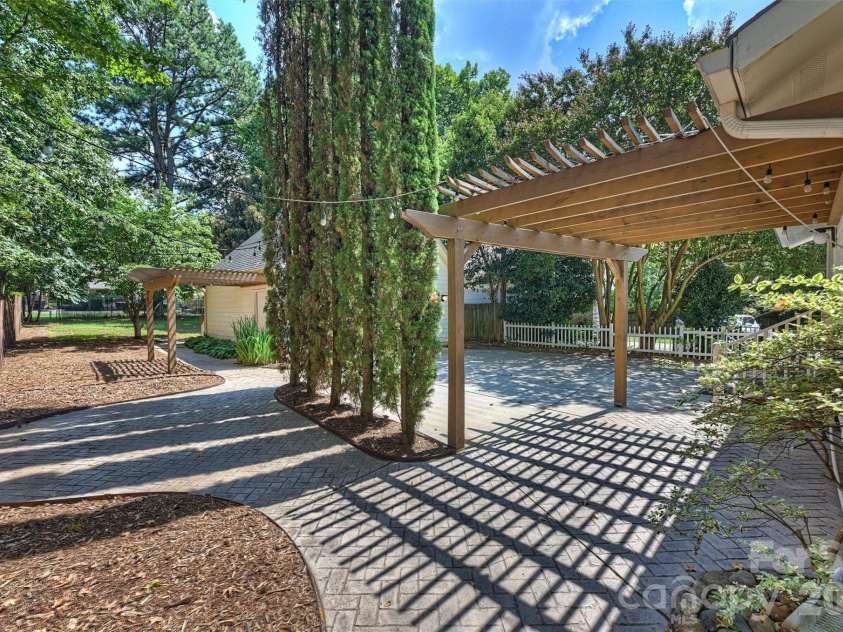 1518 Pecan Avenue, Charlotte, NC 28205.  MLS# CAR4422072, YatesRealty ID 49761. 