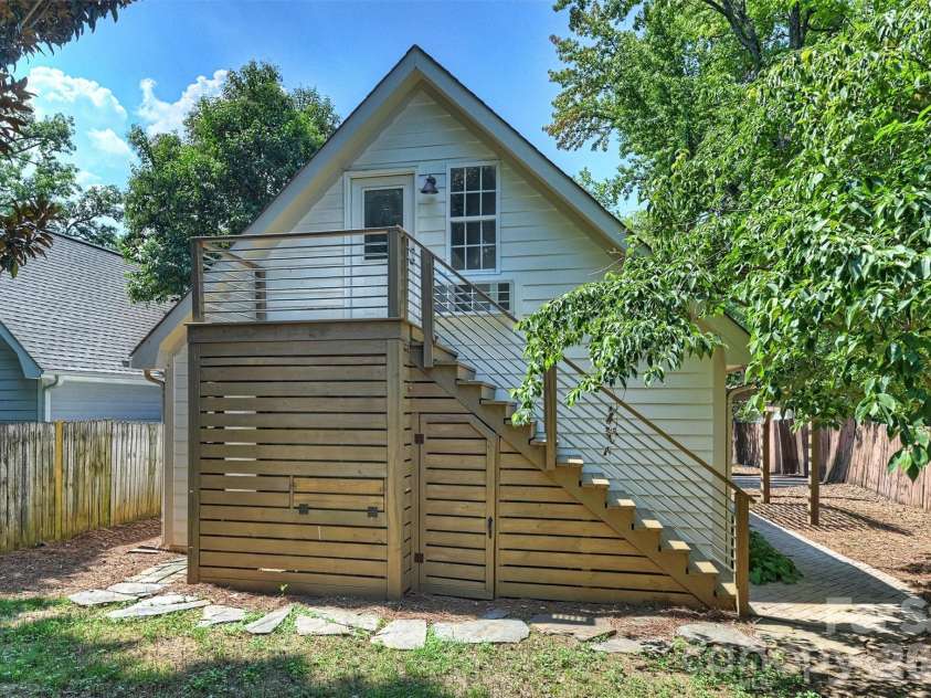 1518 Pecan Avenue, Charlotte, NC 28205.  MLS# CAR4422072, YatesRealty ID 49761. 