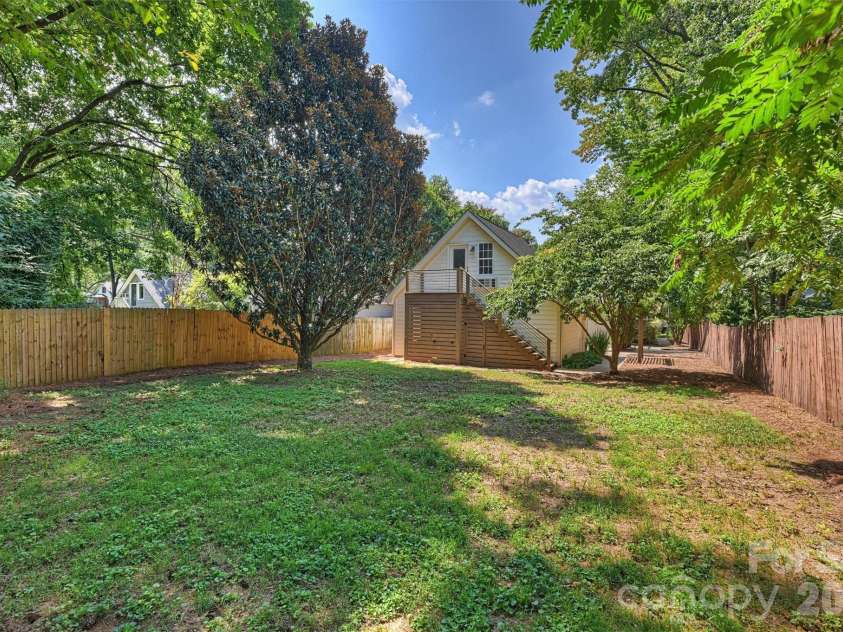 1518 Pecan Avenue, Charlotte, NC 28205.  MLS# CAR4422072, YatesRealty ID 49761. 