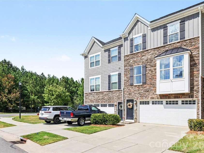 409 Lahinch Drive, Tega Cay, SC 29708.  MLS# CAR4422051, YatesRealty ID 49762. 