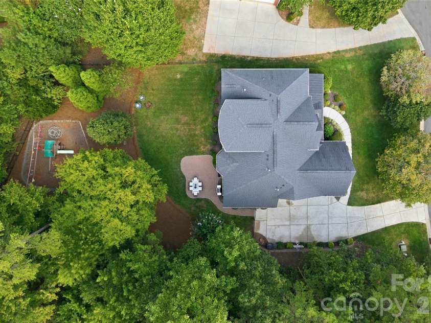 1105 Doverstone Court, Matthews, NC 28104.  MLS# CAR4421819, YatesRealty ID 49763. 