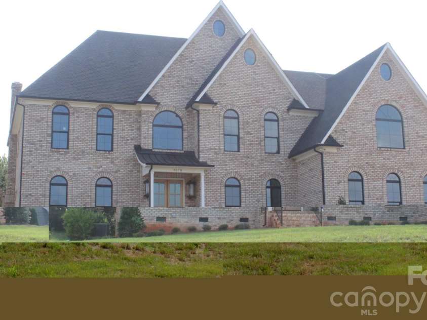 8110 Rolling Fields Road, Charlotte, NC 28227.  MLS# CAR4421416, YatesRealty ID 4977. 