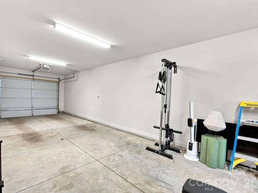 2303 Rozzelles Ferry Road, Charlotte, NC 28208.  MLS# CAR4421557, YatesRealty ID 49772. 