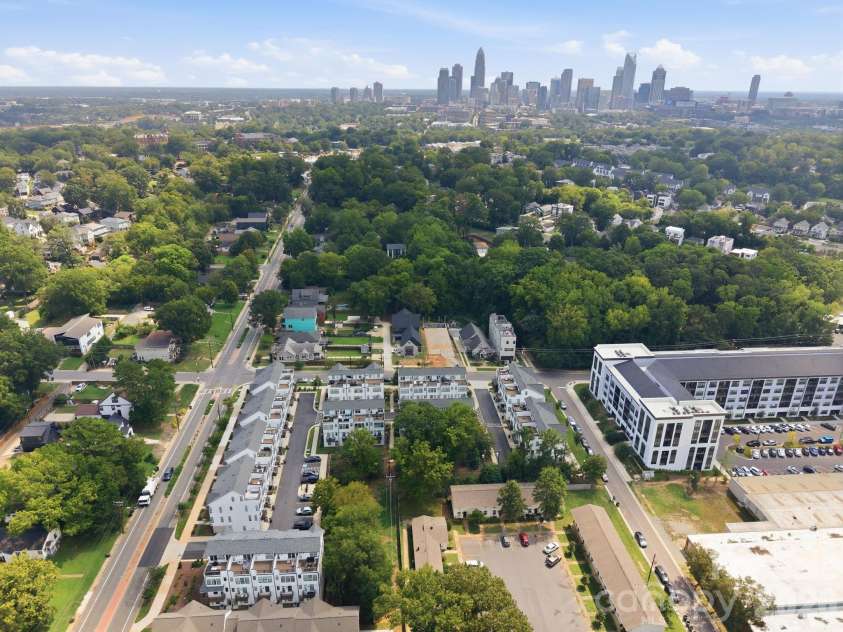 2303 Rozzelles Ferry Road, Charlotte, NC 28208.  MLS# CAR4421557, YatesRealty ID 49772. 