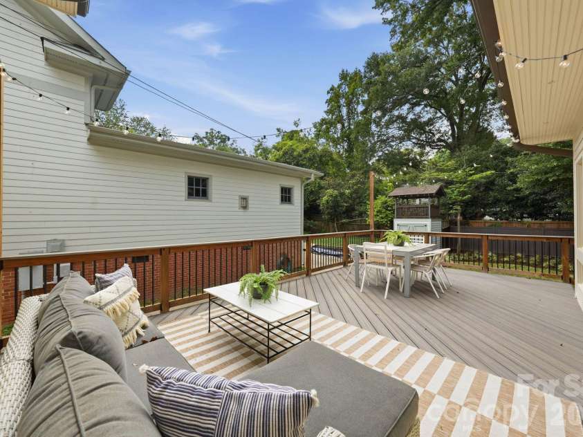 1815 DeArmon Drive, Charlotte, NC 28205.  MLS# CAR4421209, YatesRealty ID 49773. 