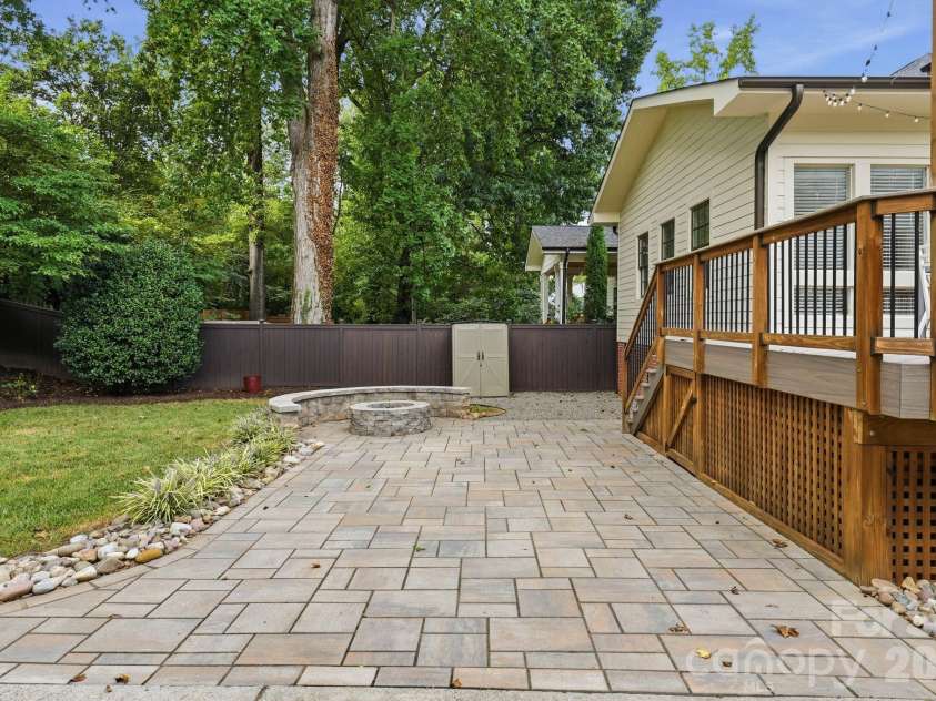 1815 DeArmon Drive, Charlotte, NC 28205.  MLS# CAR4421209, YatesRealty ID 49773. 