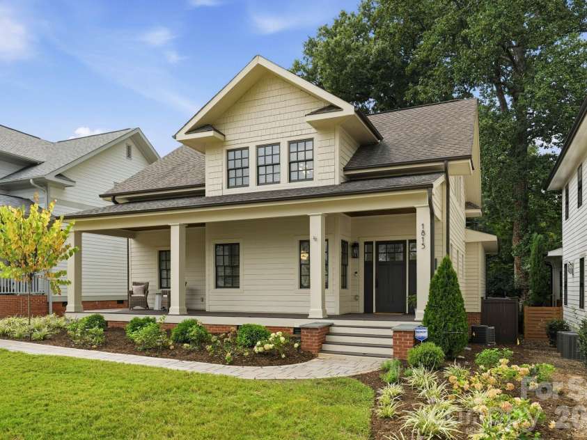 1815 DeArmon Drive, Charlotte, NC 28205.  MLS# CAR4421209, YatesRealty ID 49773. Welcome to 1815 DeArmon Dr!