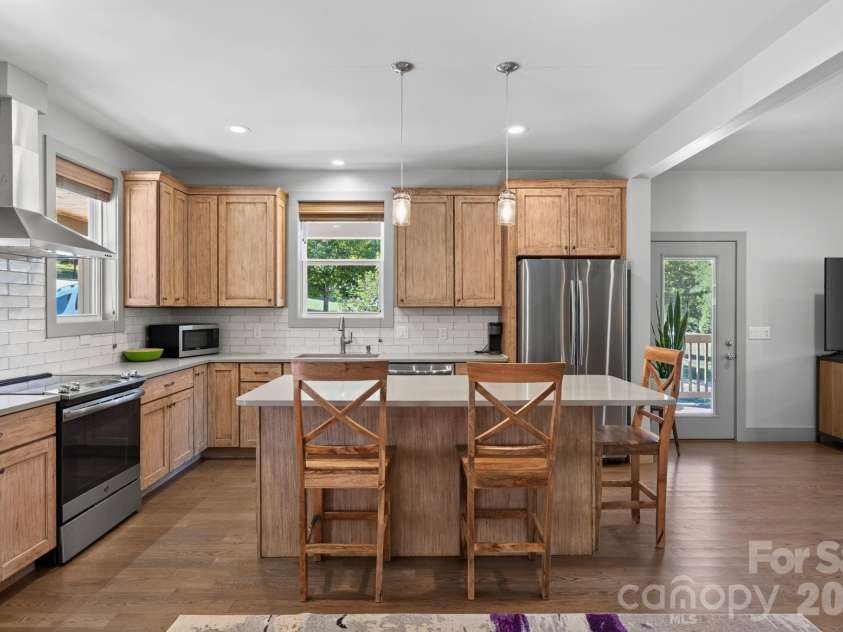 8 Haven Lane, Arden, NC 28704.  MLS# CAR4421286, YatesRealty ID 49774. 