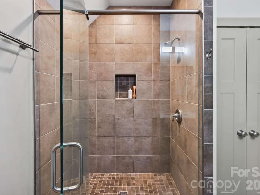 8 Haven Lane, Arden, NC 28704.  MLS# CAR4421286, YatesRealty ID 49774. 