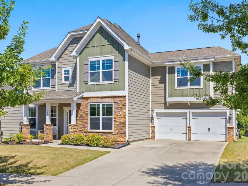 640 Maple Hill Drive, Fort Mill, SC 29715.  MLS# CAR4421369, YatesRealty ID 49776. 