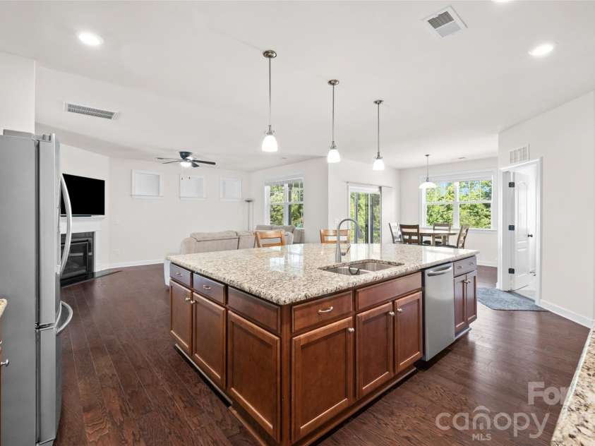 640 Maple Hill Drive, Fort Mill, SC 29715.  MLS# CAR4421369, YatesRealty ID 49776. 