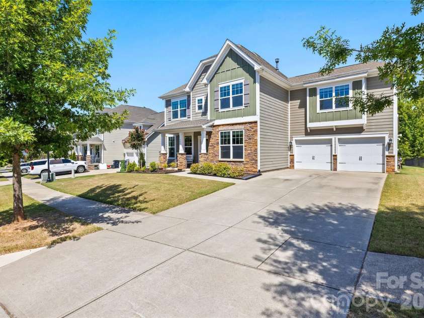 640 Maple Hill Drive, Fort Mill, SC 29715.  MLS# CAR4421369, YatesRealty ID 49776. 