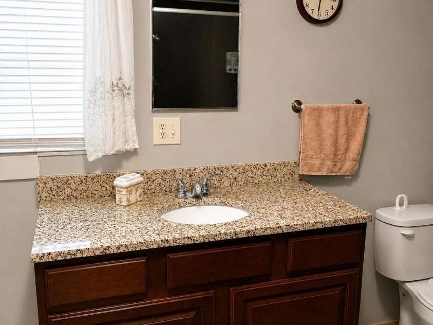 816 Skyland Street, Kannapolis, NC 28083.  MLS# CAR4421097, YatesRealty ID 49777. Bathroom