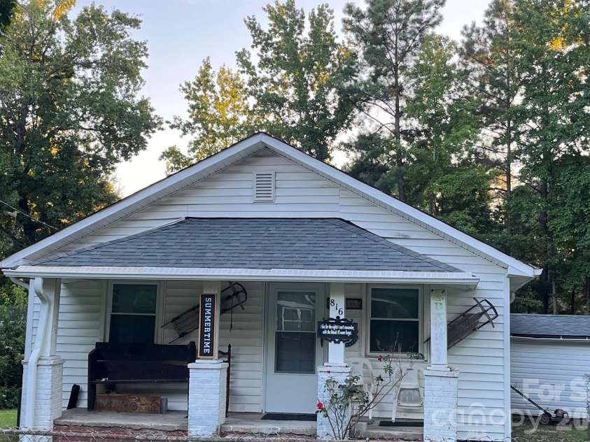 816 Skyland Street, Kannapolis, NC 28083.  MLS# CAR4421097, YatesRealty ID 49777. House Front