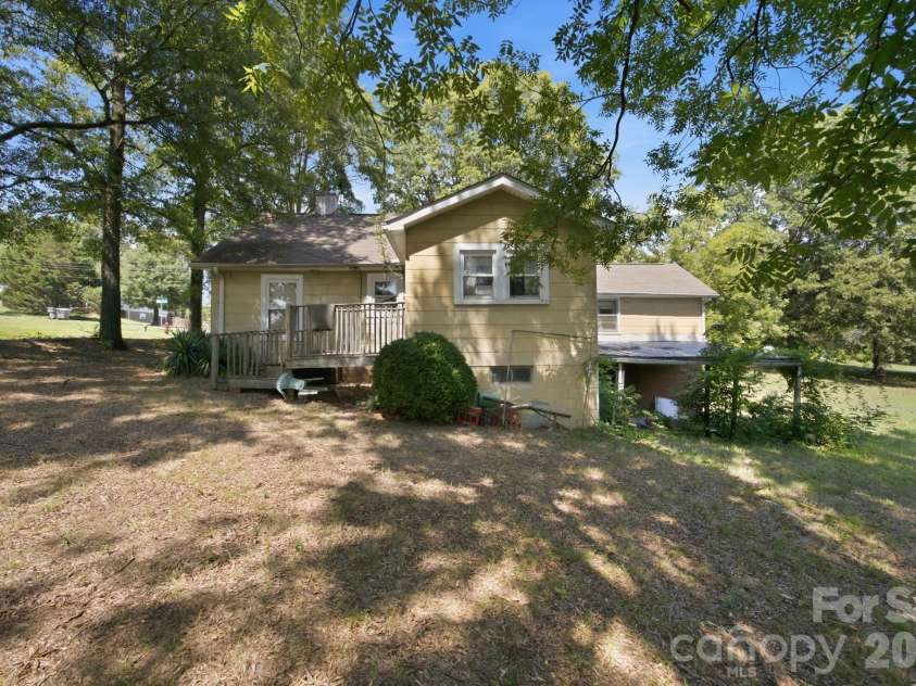 2600 Haven Street, Kannapolis, NC 28083.  MLS# CAR4421164, YatesRealty ID 49779. Basement and parking
