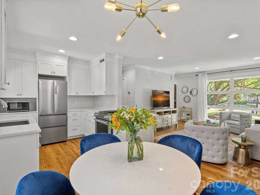 4703 Woodlark Lane, Charlotte, NC 28211.  MLS# CAR4421052, YatesRealty ID 49780. 