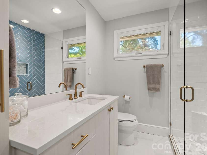 4703 Woodlark Lane, Charlotte, NC 28211.  MLS# CAR4421052, YatesRealty ID 49780. 