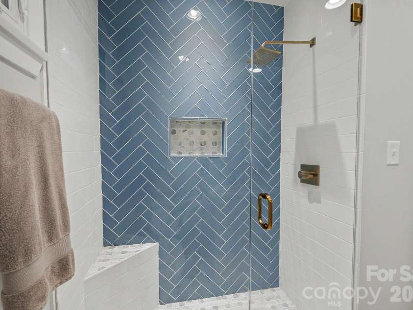 4703 Woodlark Lane, Charlotte, NC 28211.  MLS# CAR4421052, YatesRealty ID 49780. 
