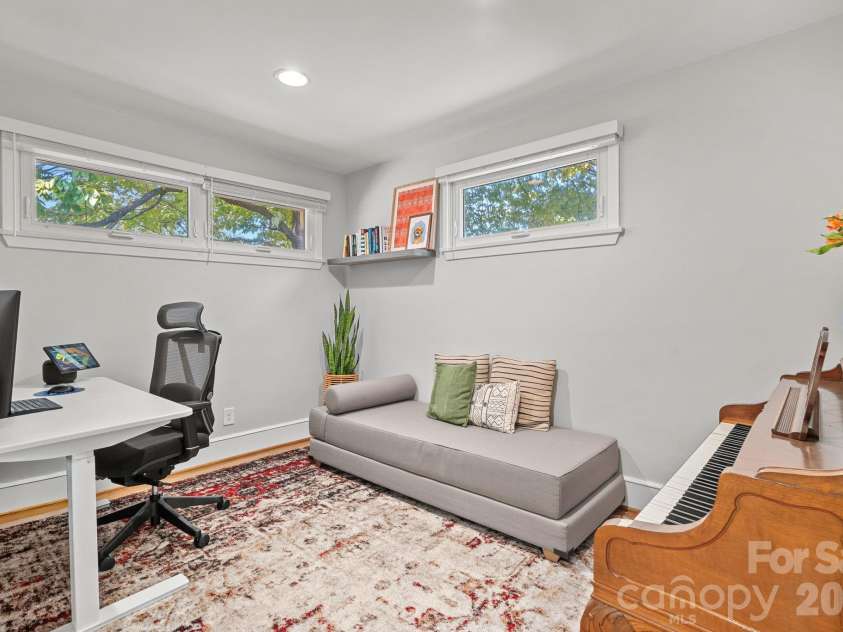 4703 Woodlark Lane, Charlotte, NC 28211.  MLS# CAR4421052, YatesRealty ID 49780. 