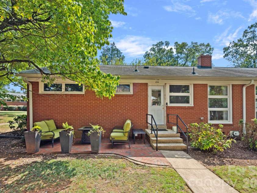 4703 Woodlark Lane, Charlotte, NC 28211.  MLS# CAR4421052, YatesRealty ID 49780. 