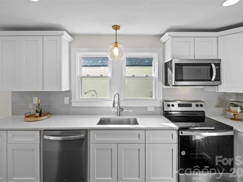 691 Gibson Drive, Concord, NC 28025.  MLS# CAR4420876, YatesRealty ID 49781. 
