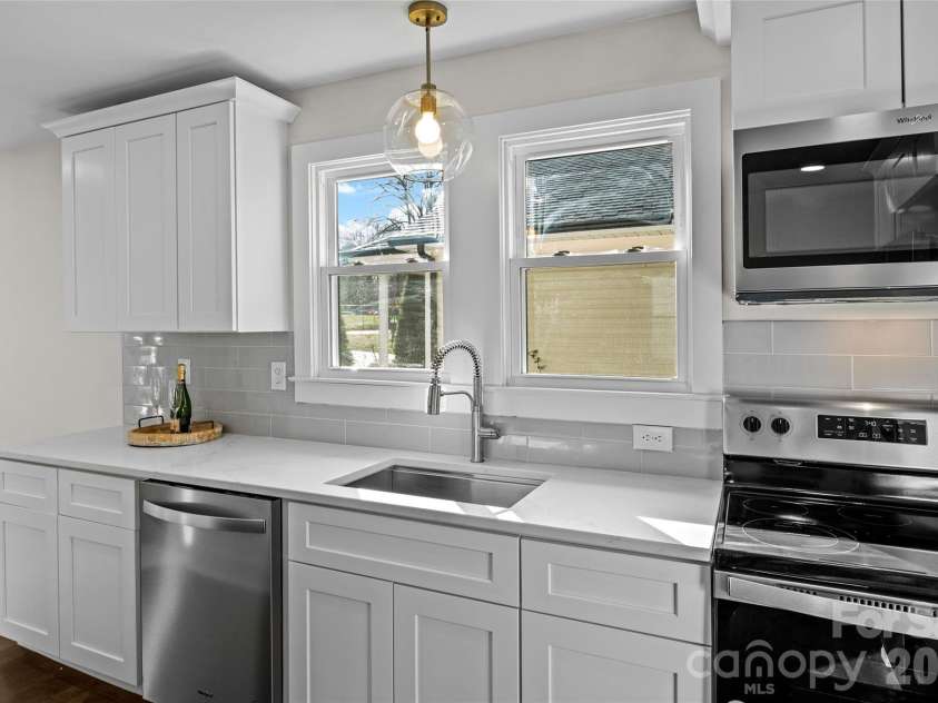 691 Gibson Drive, Concord, NC 28025.  MLS# CAR4420876, YatesRealty ID 49781. 