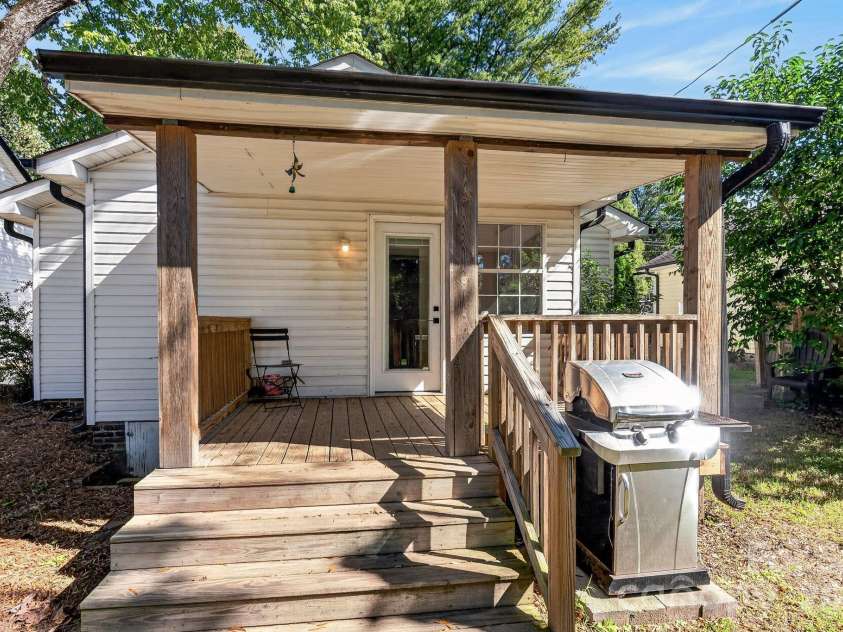 691 Gibson Drive, Concord, NC 28025.  MLS# CAR4420876, YatesRealty ID 49781. 