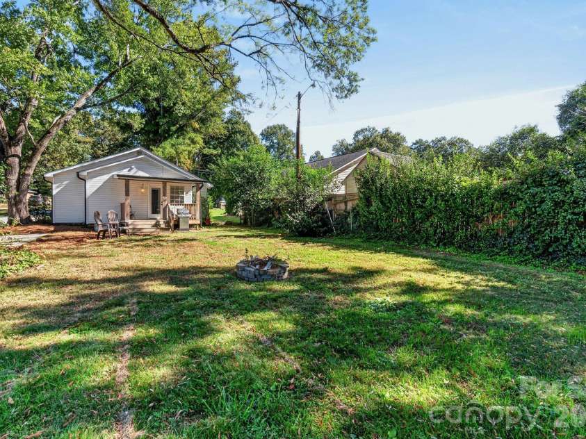 691 Gibson Drive, Concord, NC 28025.  MLS# CAR4420876, YatesRealty ID 49781. 