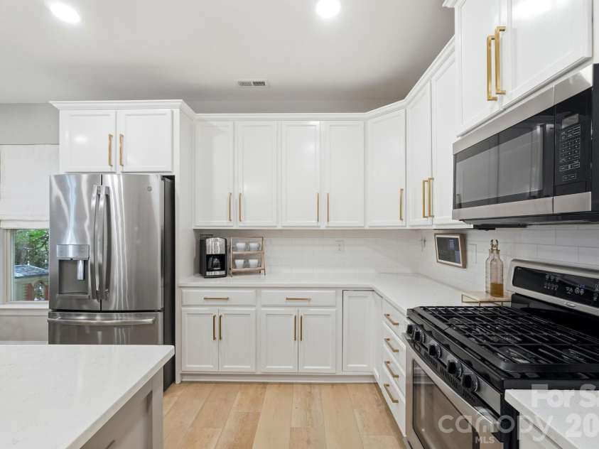 945 Rock Forest Way, Indian Land, SC 29707.  MLS# CAR4420908, YatesRealty ID 49783. Kitchen