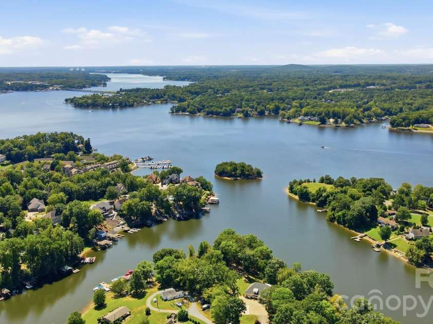 13800 Woody Point Road, Charlotte, NC 28278.  MLS# CAR4420701, YatesRealty ID 49785. 