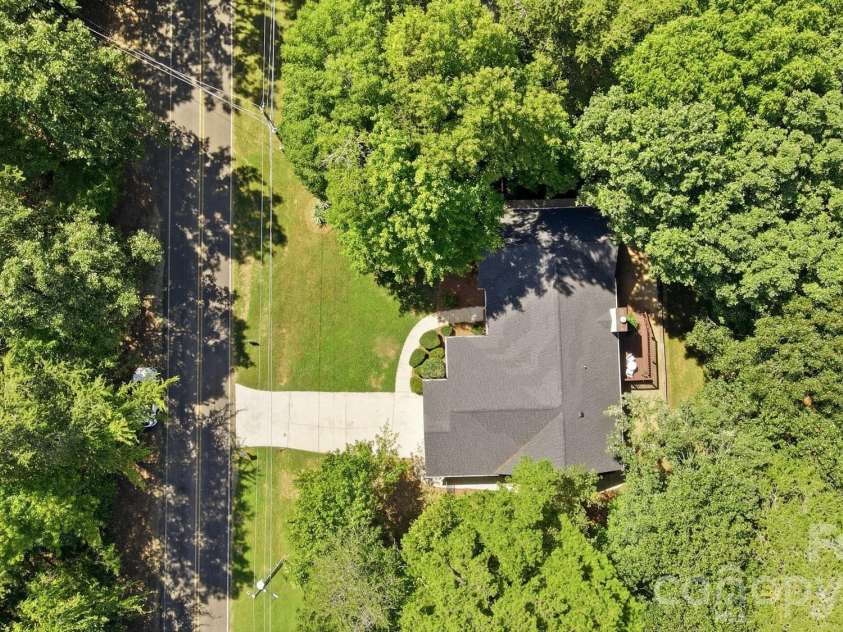 13800 Woody Point Road, Charlotte, NC 28278.  MLS# CAR4420701, YatesRealty ID 49785. 